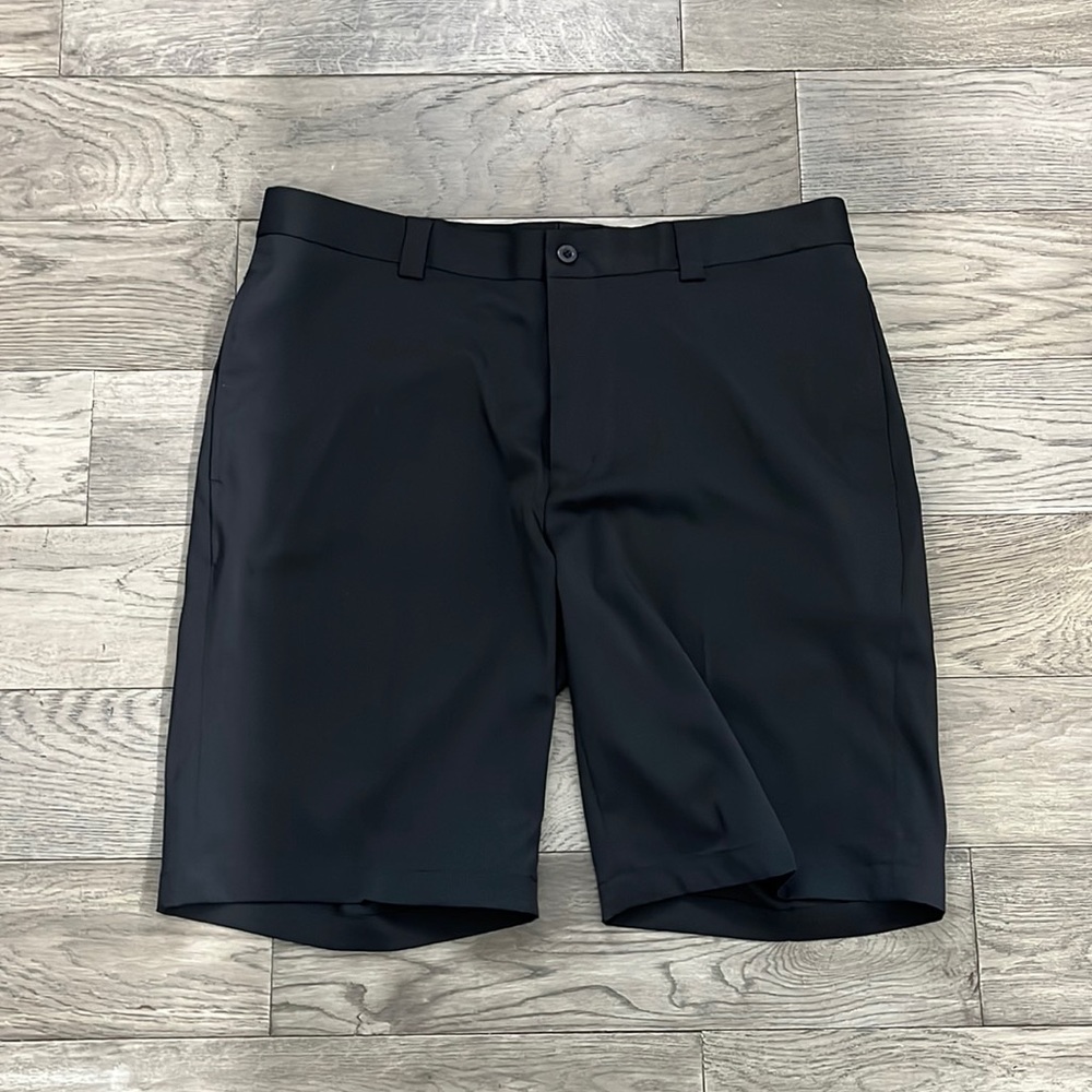 Men’s Black Slazenger golf shorts, W36